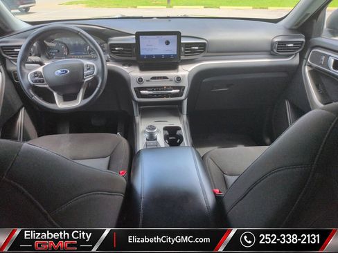 Used 2023 Ford Explorer XLT AWD/4WD image 10