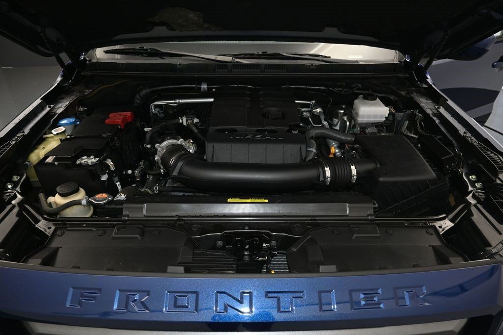Used 2023 Nissan Frontier SV w/ SV Premium Package AWD/4WD image 16