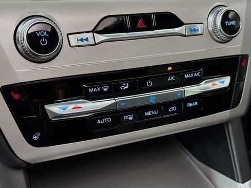 Used 2023 Ford Explorer XLT w/ Equipment Group 202A image 16