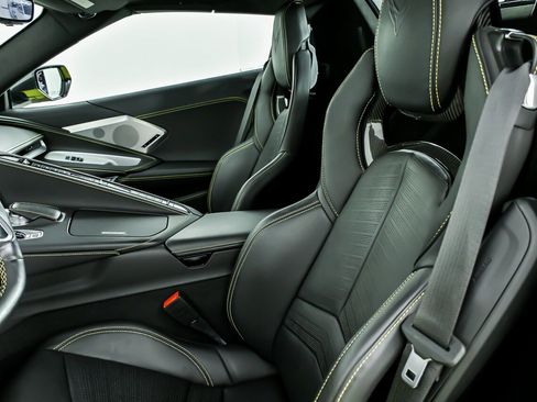 Used 2021 Chevrolet Corvette Stingray Premium Conv w/ Z51 Performance Package image 27