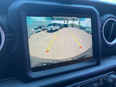 Used 2021 Jeep Wrangler Unlimited Sahara w/ Safety Group AWD/4WD image 24