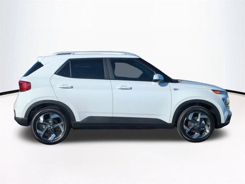 New 2026 Hyundai Venue SEL image 4