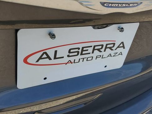 Used 2017 Chrysler Pacifica Limited FWD image 6