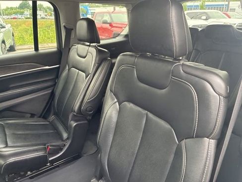 Used 2023 Jeep Grand Cherokee L Limited RWD image 8