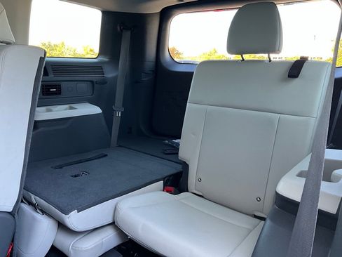 Used 2025 Hyundai Santa Fe SEL image 13