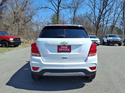 Used 2021 Chevrolet Trax LT w/ LT Convenience Package image 7