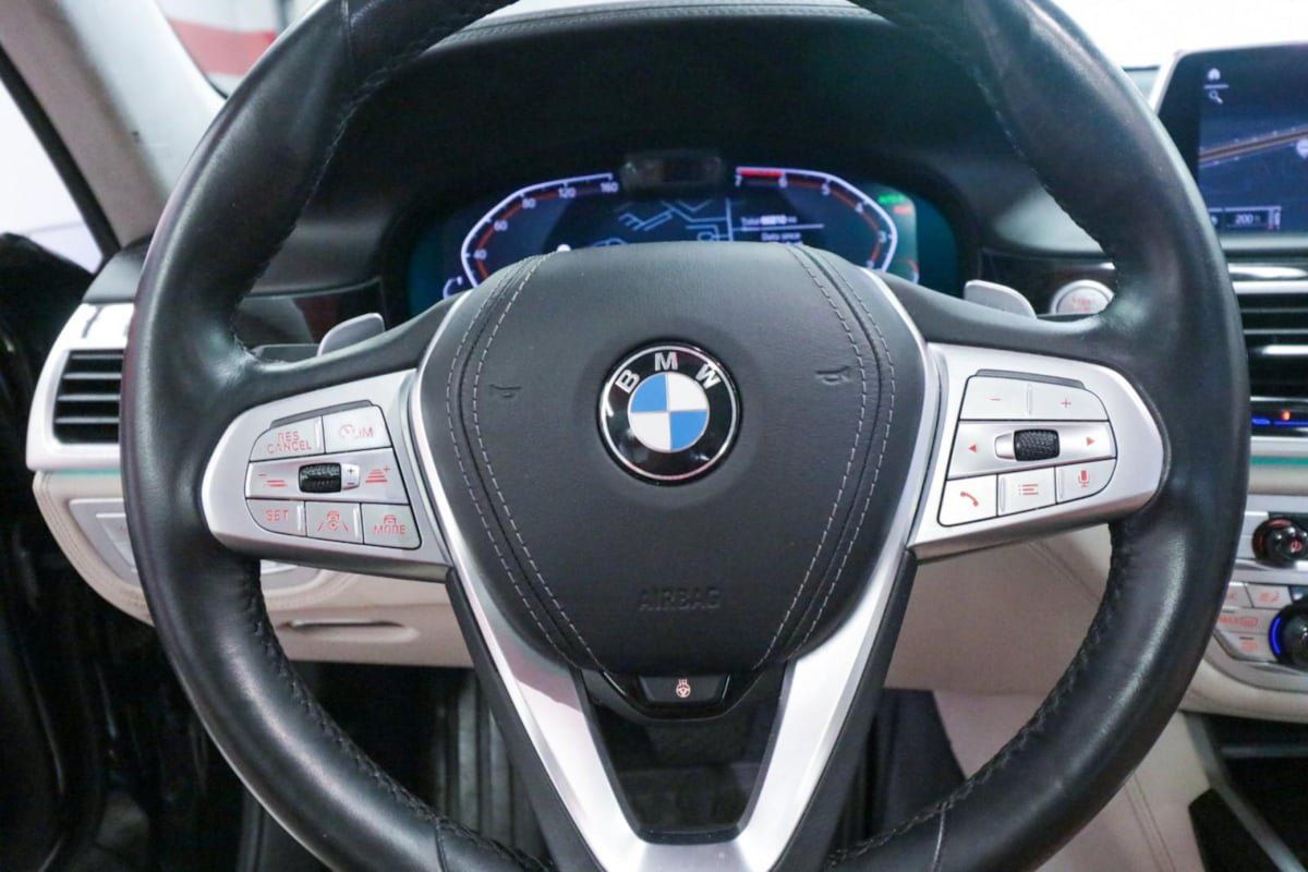 Used 2020 BMW 750i xDrive w/ Executive Package AWD/4WD image 20