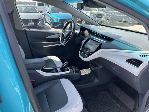 Used 2020 Chevrolet Bolt Premier w/ Infotainment Package image 10
