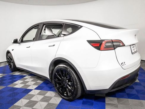 Used 2023 Tesla Model Y Long Range AWD/4WD image 6