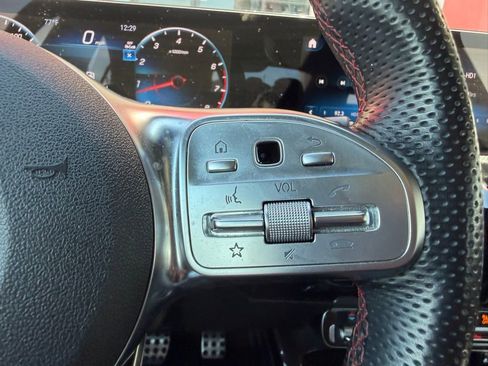 Used 2023 Mercedes-Benz CLA 250 image 21