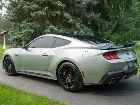 Used 2026 Ford Mustang GT Premium w/ GT Performance Package RWD image 5
