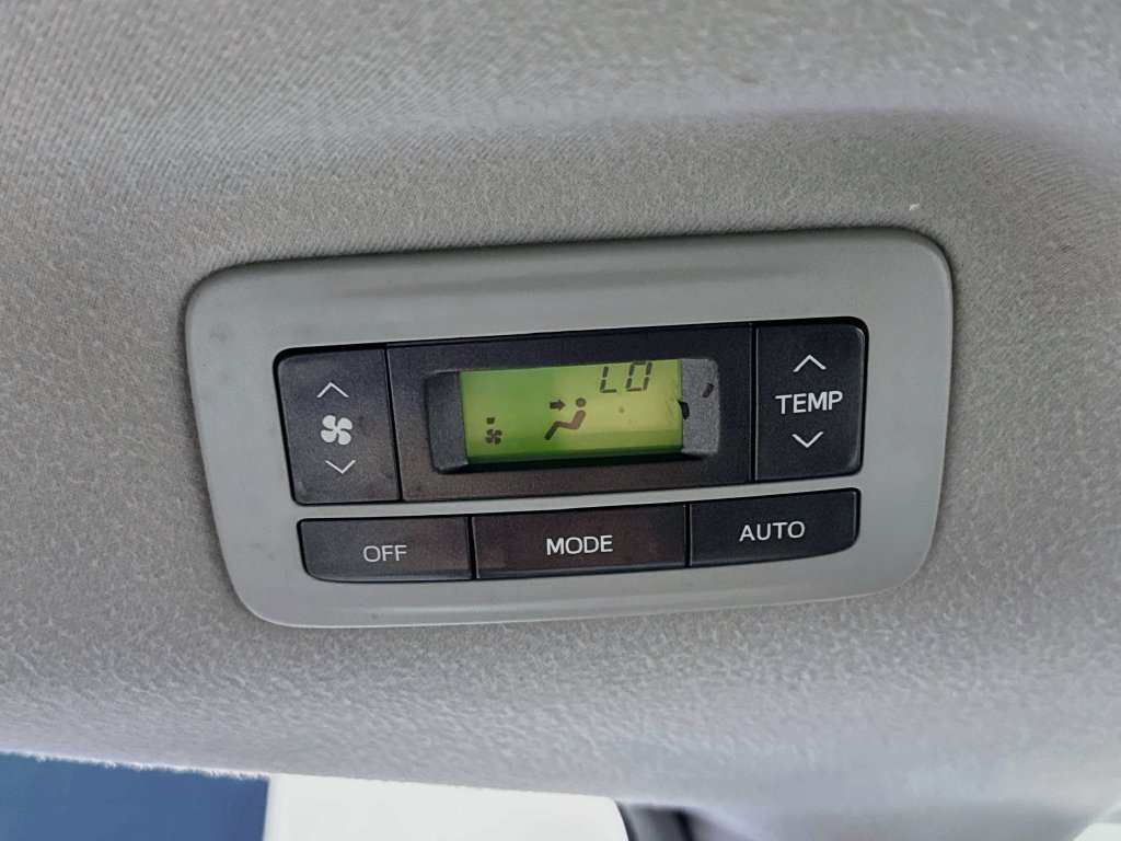 Used 2014 Toyota Sienna LE FWD image 22