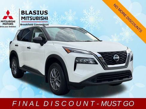 Used 2021 Nissan Rogue S image 1