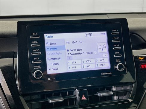 Used 2023 Toyota Camry SE image 19