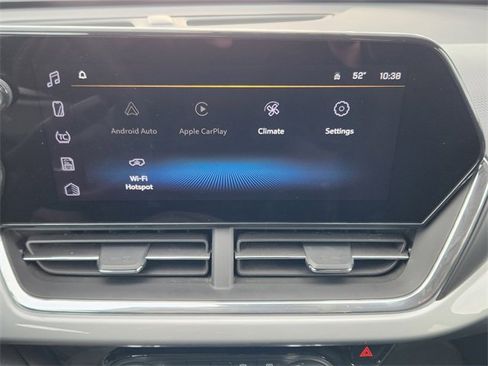 Used 2025 Chevrolet Trax LT image 27