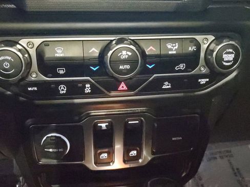 Used 2022 Jeep Wrangler Sport S image 24