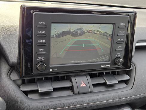 Used 2021 Toyota RAV4 LE image 20