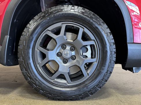 Used 2025 Honda Pilot TrailSport image 13
