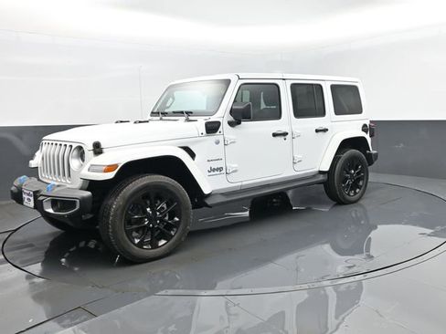 Used 2023 Jeep Wrangler Unlimited Sahara w/ Dual Top Group AWD/4WD image 2