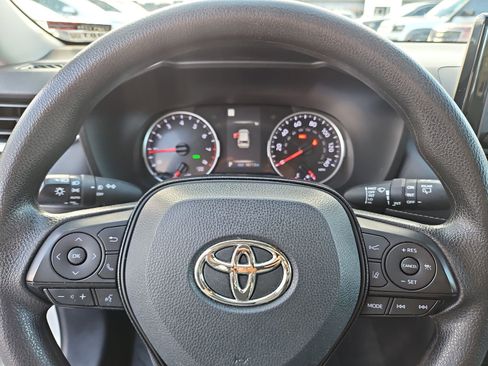 Used 2020 Toyota RAV4 XLE image 22