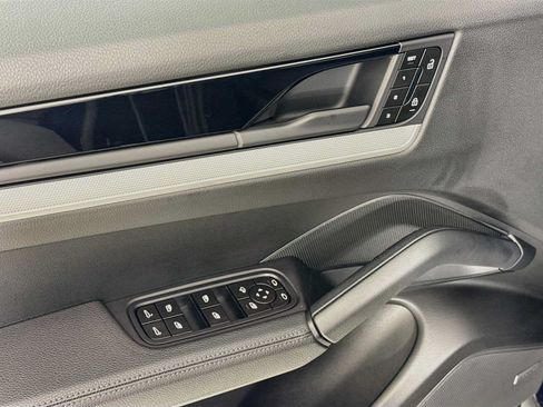 Certified 2026 Porsche Cayenne AWD/4WD image 11