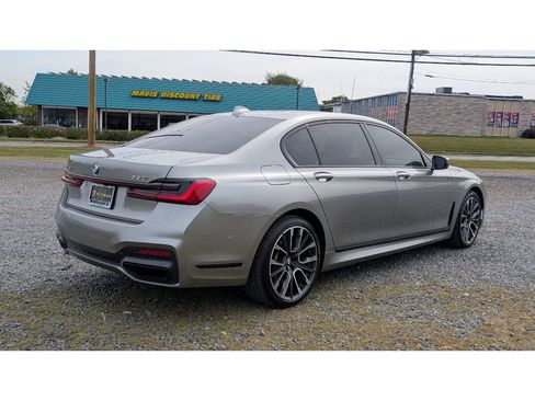 Used 2022 BMW 750i xDrive w/ Executive Package image 7