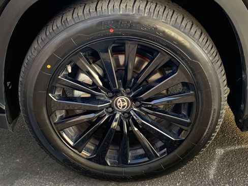 Used 2025 Toyota Highlander XSE image 33