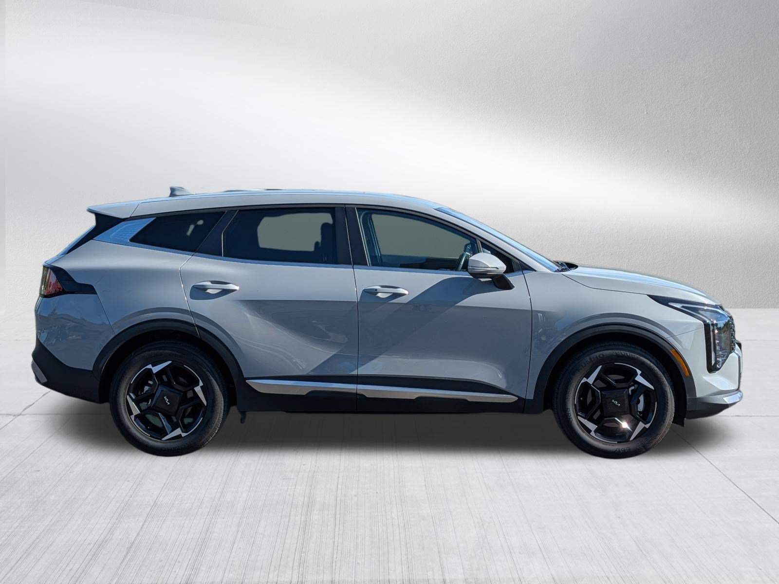 Certified 2026 Kia Sportage EX FWD image 8