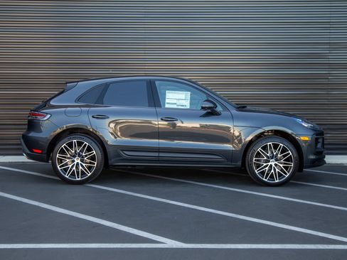 New 2026 Porsche Macan AWD/4WD image 8