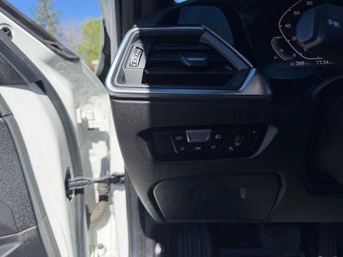 Used 2020 BMW 330i xDrive Sedan w/ Convenience Package image 19