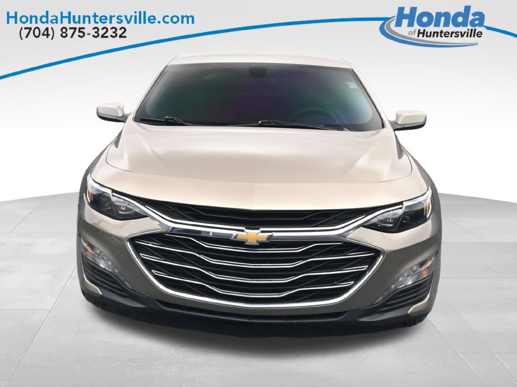 Used 2022 Chevrolet Malibu LT FWD image 2