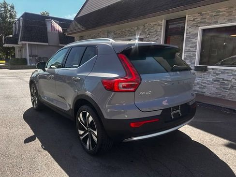 Used 2024 Volvo XC40 B5 Plus w/ Protection Package Premier AWD/4WD image 5