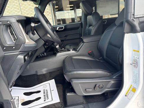 New 2025 Ford Bronco Outer Banks w/ Sasquatch Package image 3