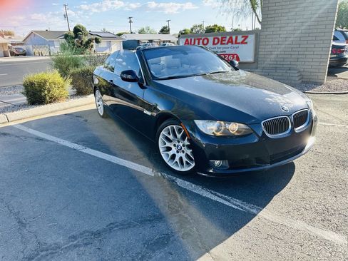 Used 2010 BMW 328i Convertible image 9