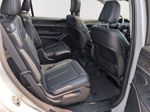 Used 2023 Jeep Grand Cherokee L Limited w/ MOPAR Finishing Package AWD/4WD image 12
