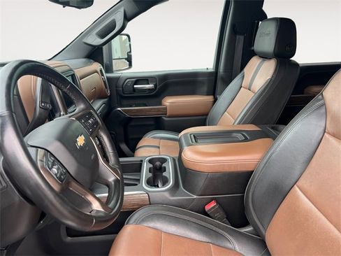 Used 2021 Chevrolet Silverado 2500 High Country w/ Z71 Off-Road Package image 9