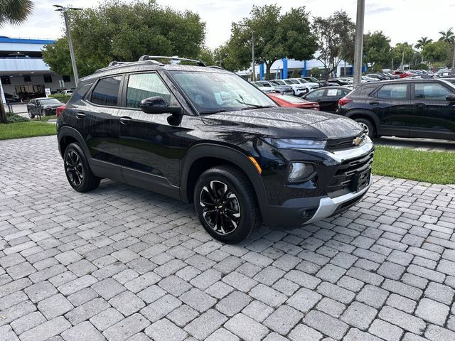 Used 2021 Chevrolet TrailBlazer LT w/ Convenience Package AWD/4WD image 16
