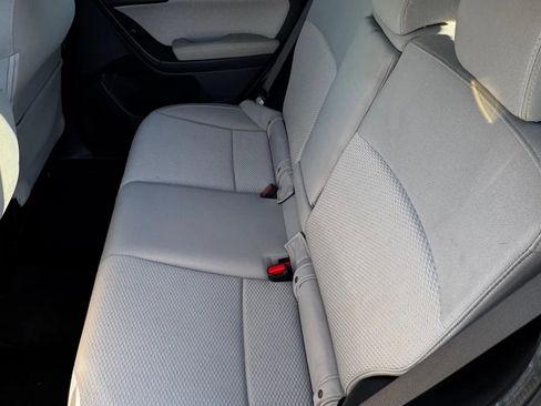 Used 2017 Subaru Forester 2.5i Premium w/ All-Weather Package image 16