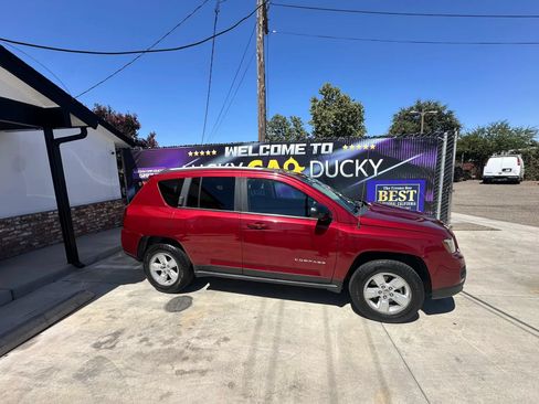 Used 2015 Jeep Compass Sport w/ Power Value Group FWD image 3