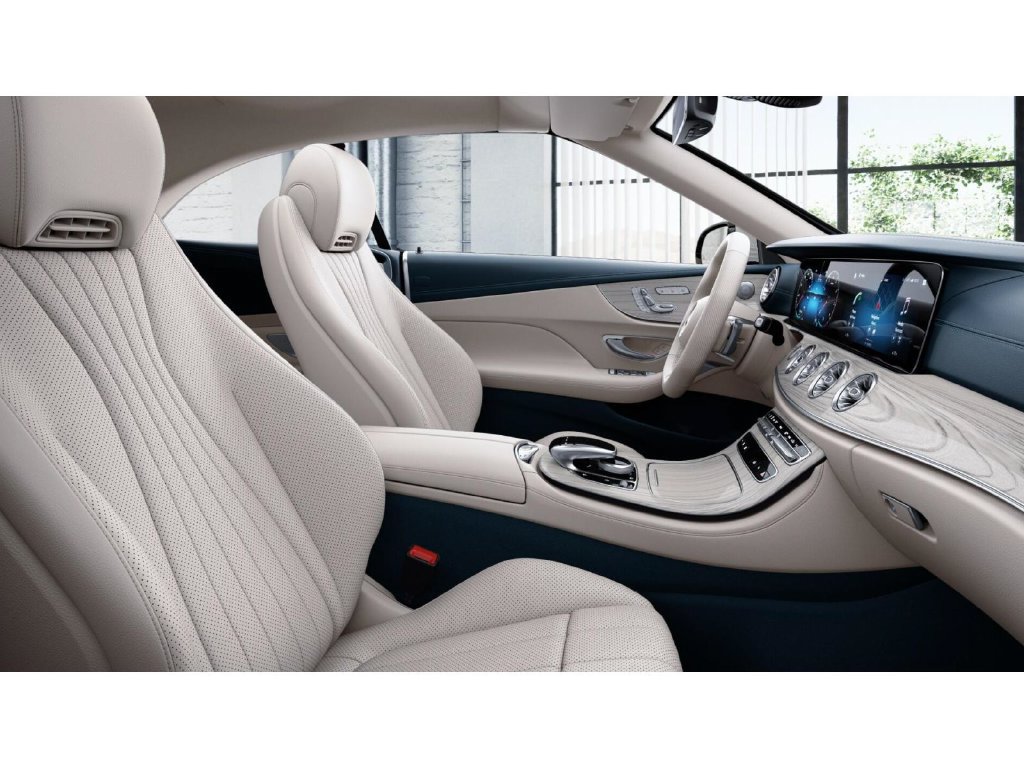 Used 2023 Mercedes-Benz E 450 4MATIC Cabriolet image 4
