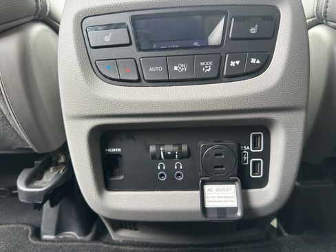 Used 2021 Honda Pilot Touring image 26