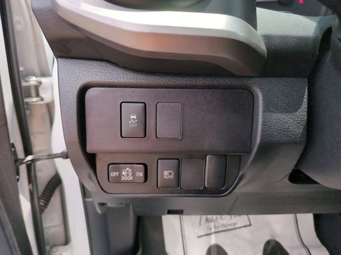 Used 2021 Toyota Tacoma SR5 RWD image 26