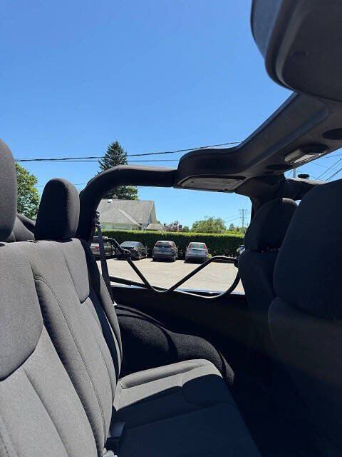 Used 2016 Jeep Wrangler Sport AWD/4WD image 12