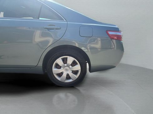 Used 2007 Toyota Camry LE FWD image 30