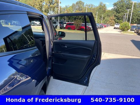 Used 2022 Honda Pilot Sport image 18