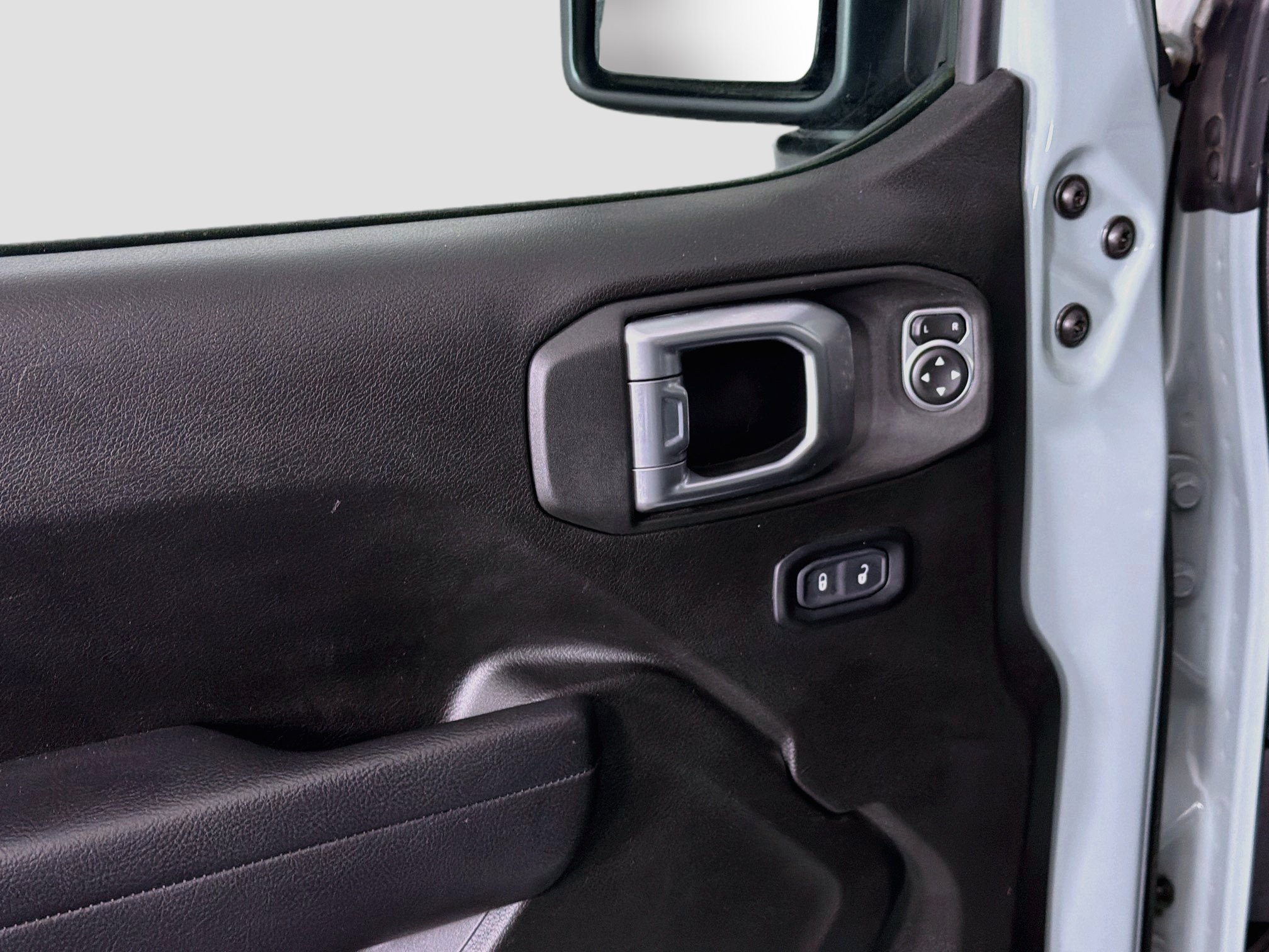 Used 2024 Jeep Wrangler Unlimited AWD/4WD image 15