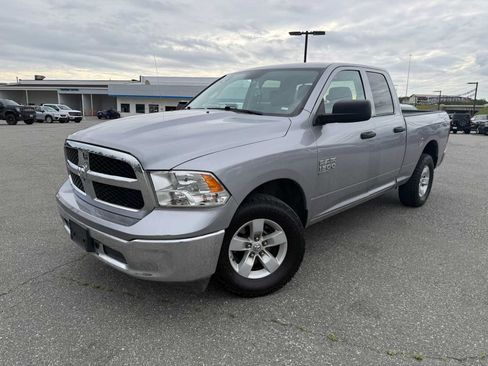 Used 2024 RAM 1500 Classic SLT AWD/4WD image 1