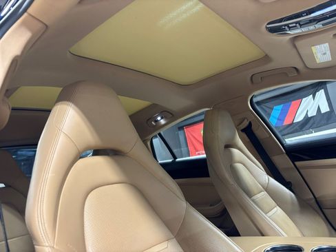 Used 2018 Porsche Panamera 4 image 14