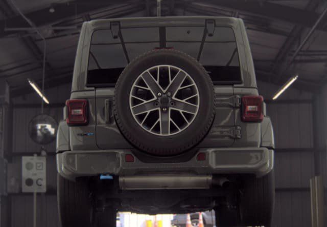 Used 2022 Jeep Wrangler Unlimited Sahara AWD/4WD image 11