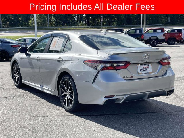 Used 2024 Toyota Camry SE FWD image 3